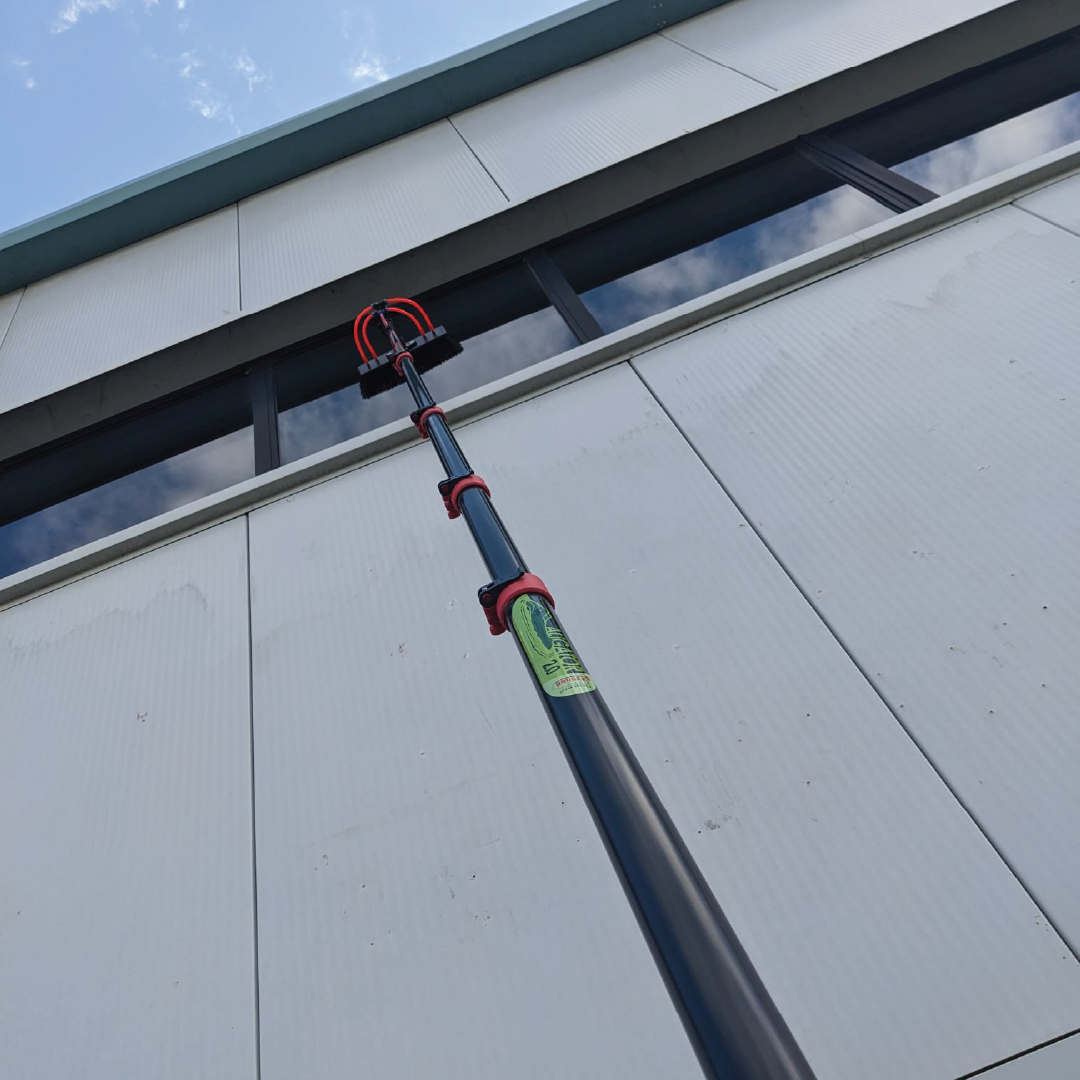 AliGator 2.0 - Fully Extended - Solar Panel Cleaning Pole - Window Cleaning Pole - Water Fed Pole - Water Fed Poles